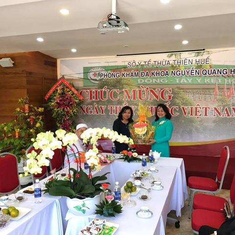 Thăm chúc mừng ngày thầy thuốc Việt Nam PK ĐK Nguyễn Quang Hợp