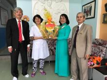 Thăm chúc mừng ngày thầy thuốc Việt Nam Nhân Ái An Cựu City